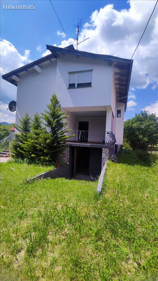 Se prodava kuka vo markov manastir