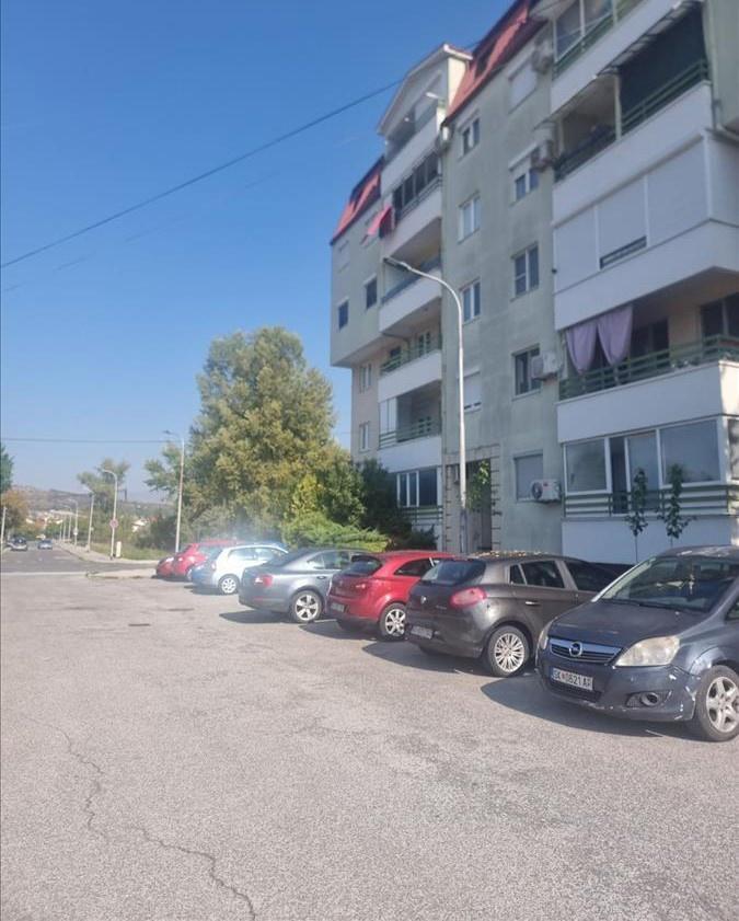 An 87m2 apartment is for sale in Gjorce Petrov