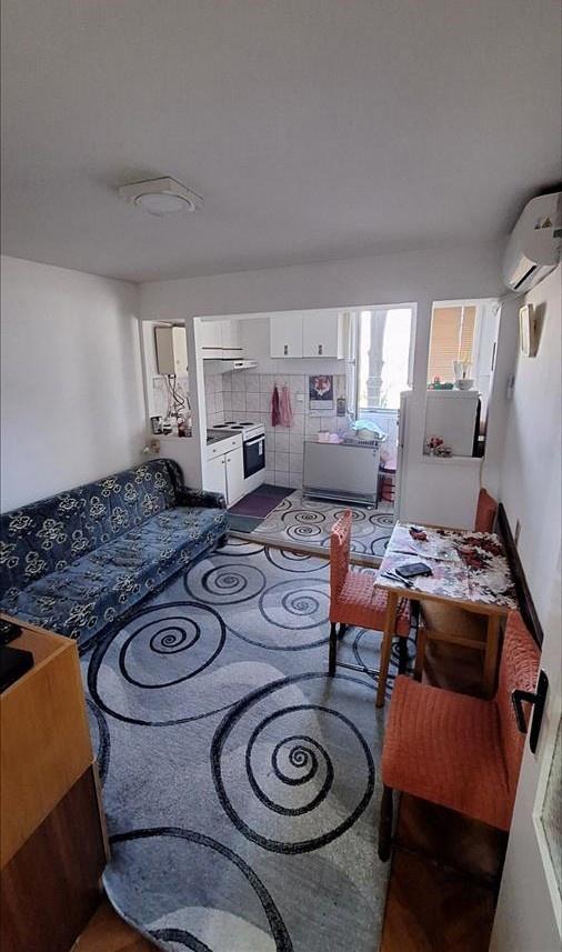 Se prodava prazen stan 36m2 vo Kisela Voda