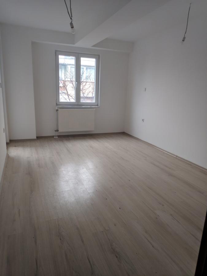 Se prodava stan vo Karposh 1