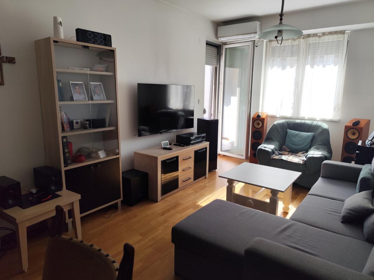 A 60m2 apartment in Star Aerodrom is for sale
