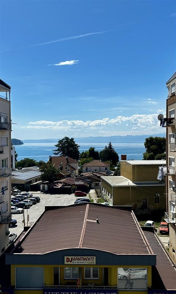 Kamelija Lux stan 100m2,strog centar pogled na ezero