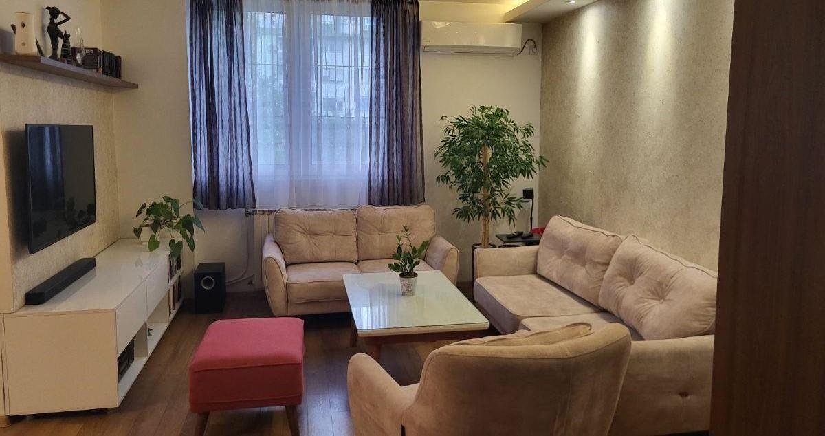Stan duplex 124 m2 so 5 sobi se prodava vo Aerodrom.