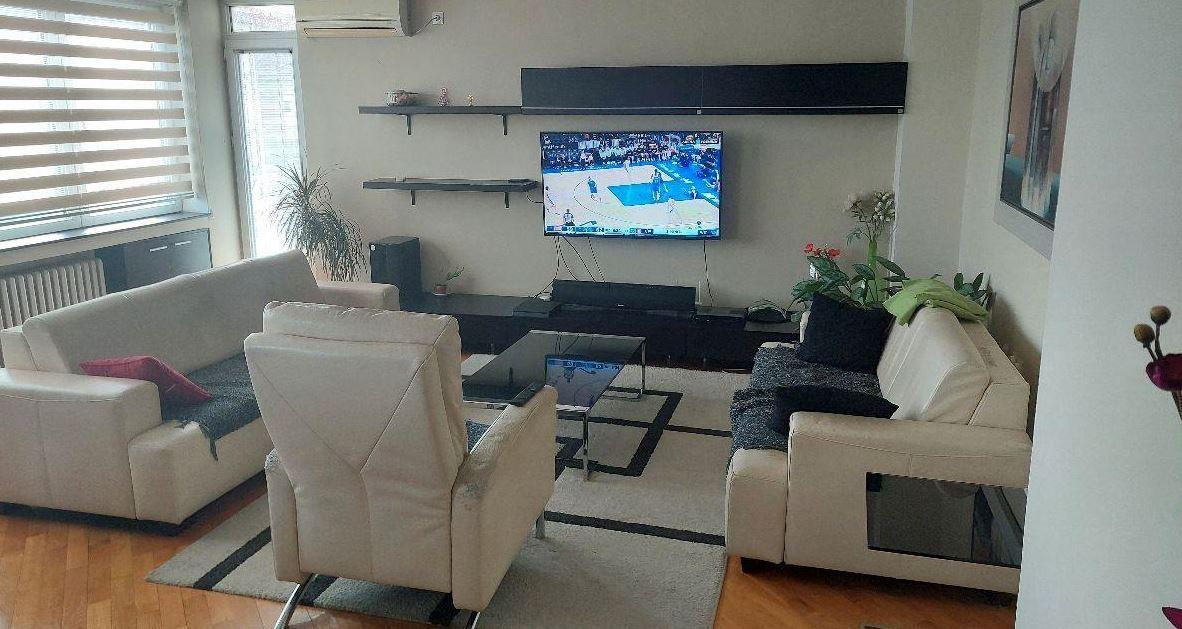 Renoviran stan 120 m2 se prodava vo Aerodrom.