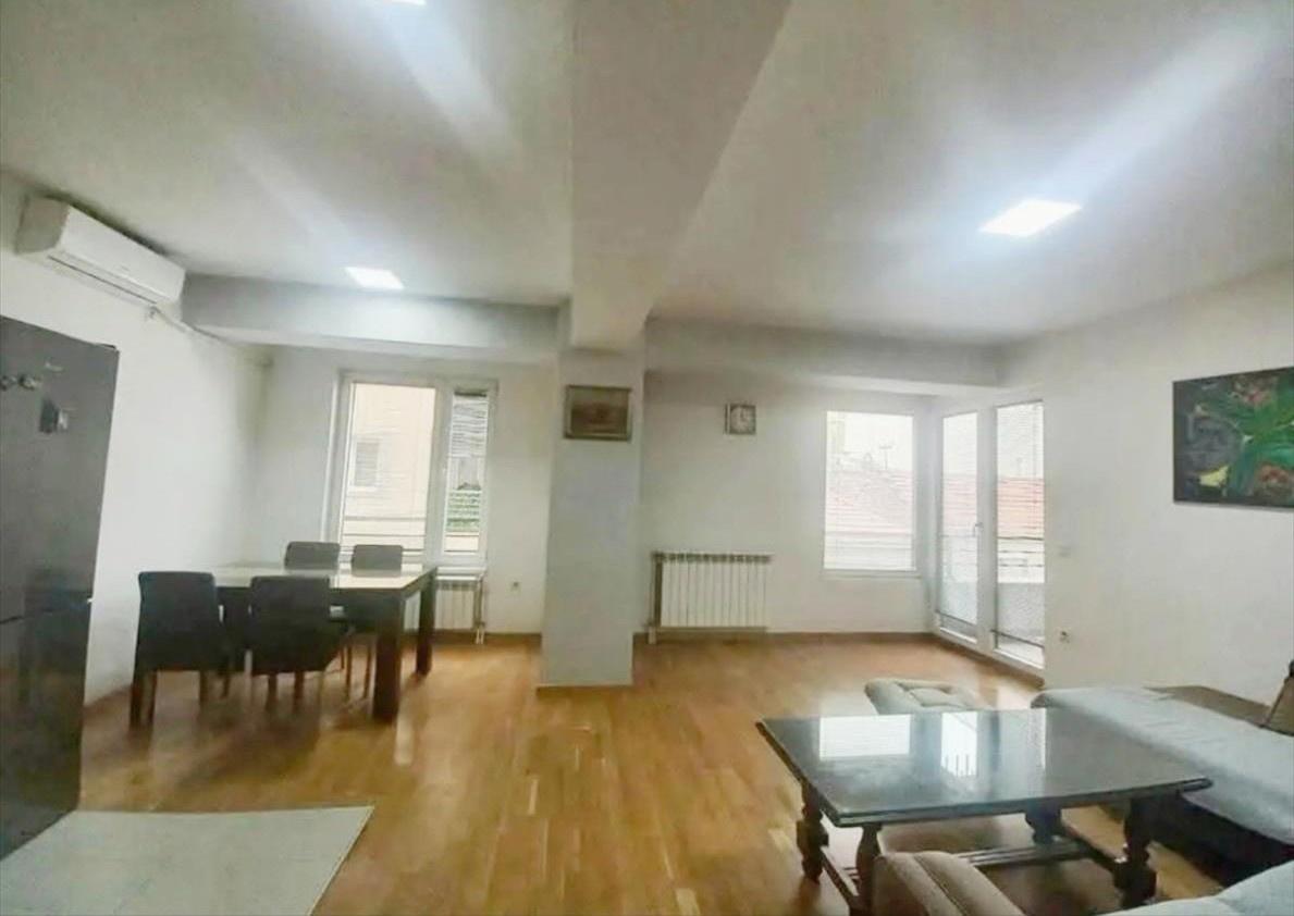kod2120 PRODAVAME stan vo blizina na Vardar Mebel-Debar Malo