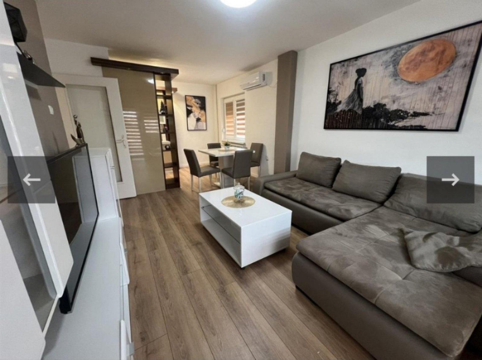 An apartment in the Center is for sale