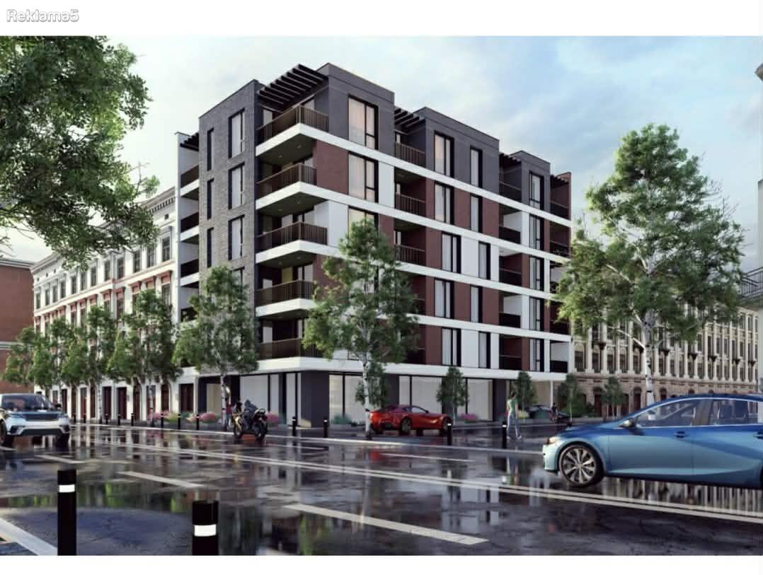 We are selling a 28m2 studio apartment.