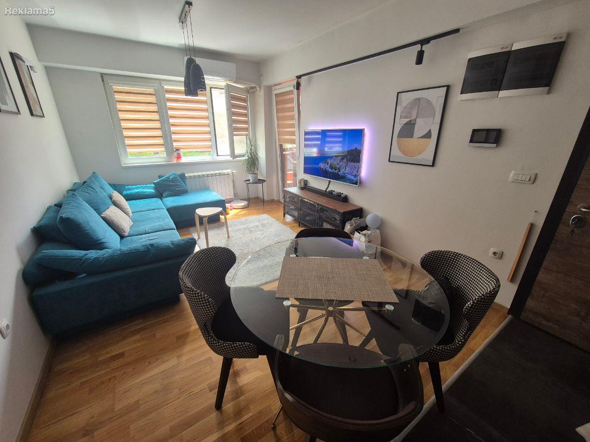 Nov dvosoben stan vo Centar