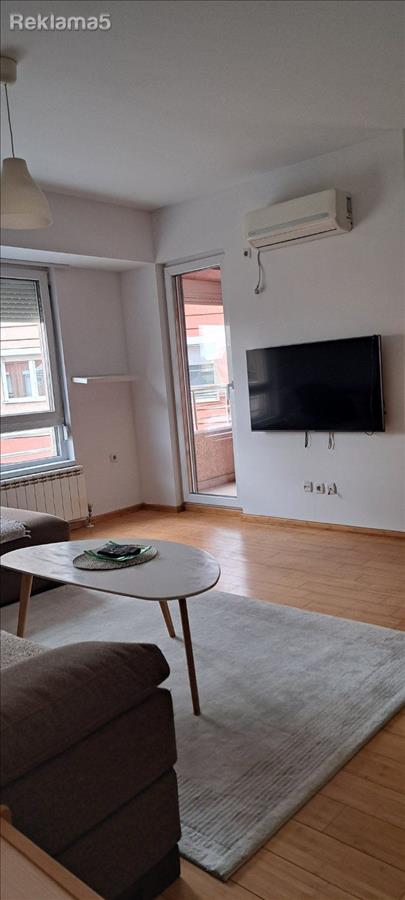N.Lisice 60m2 three-room furnished apartment