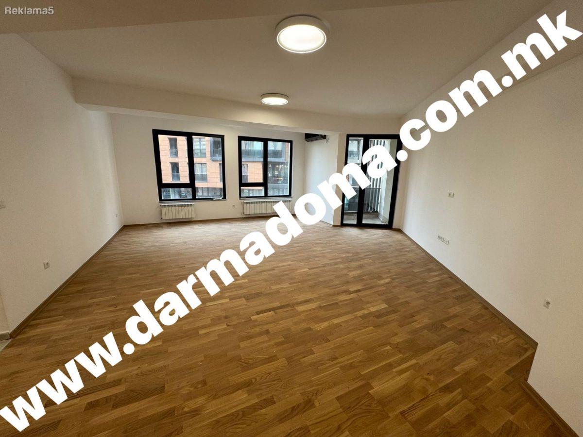 Dharma Doma rents an apartment in Center!