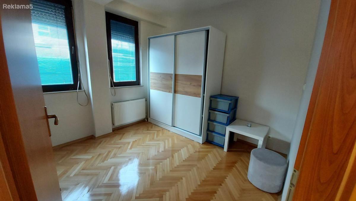 A 61m2 apartment in Aerodrom is for sale
