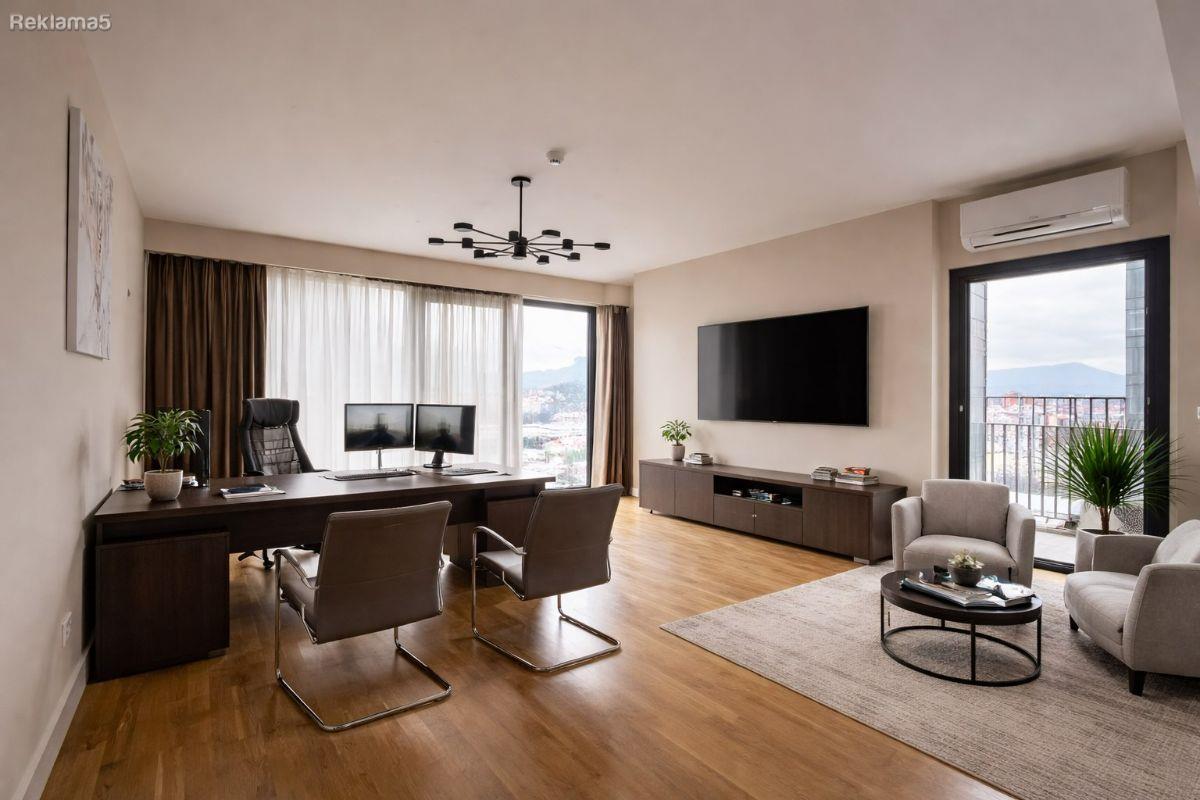 FOR SALE FOUR-ROOM APARTMENT IN THE CENTER - DIAMOND - LIMAK