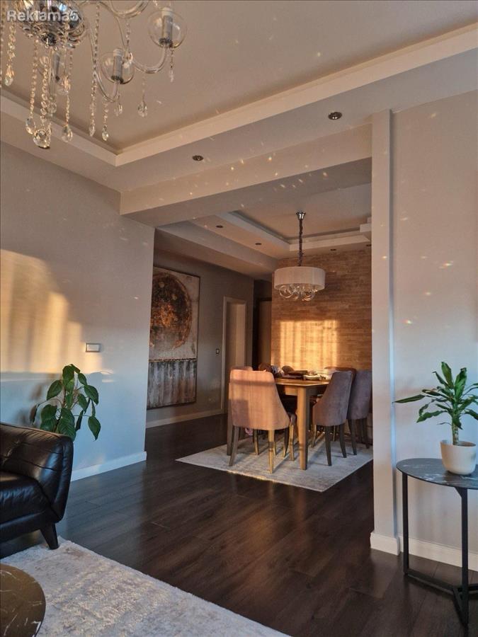 We are selling a three-room apartment in Aerodrom