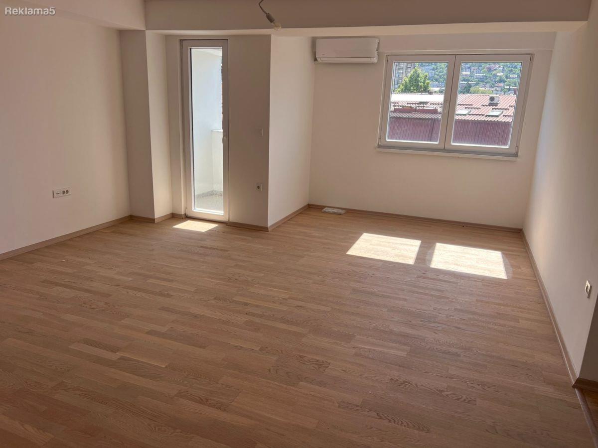 Se prodava stan 65m2 so dve spalni sobi vo K.Voda