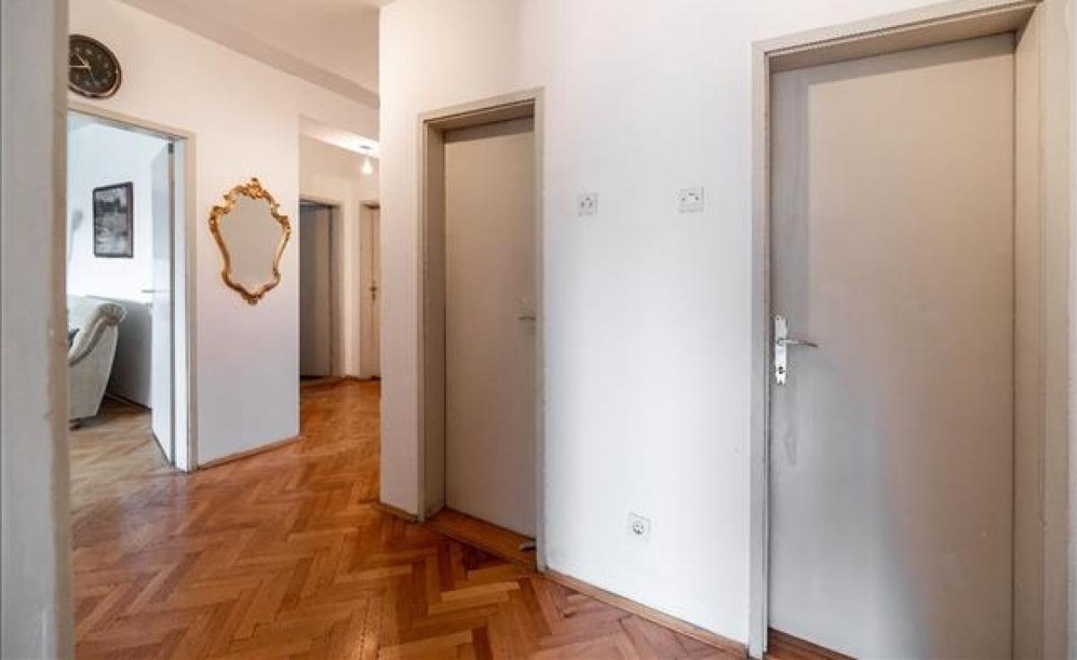 An 86m² apartment is for sale in Chair near Fa-Fa restaurant