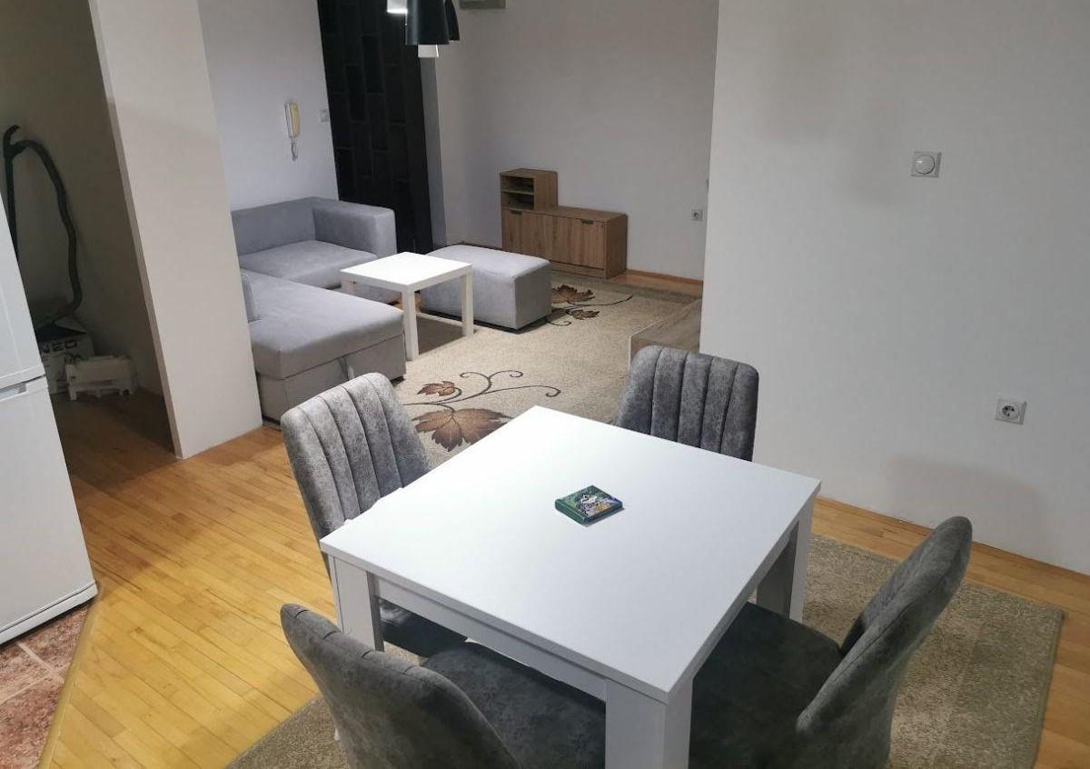 Se prodava stan 56m2 vo Avtokomanda