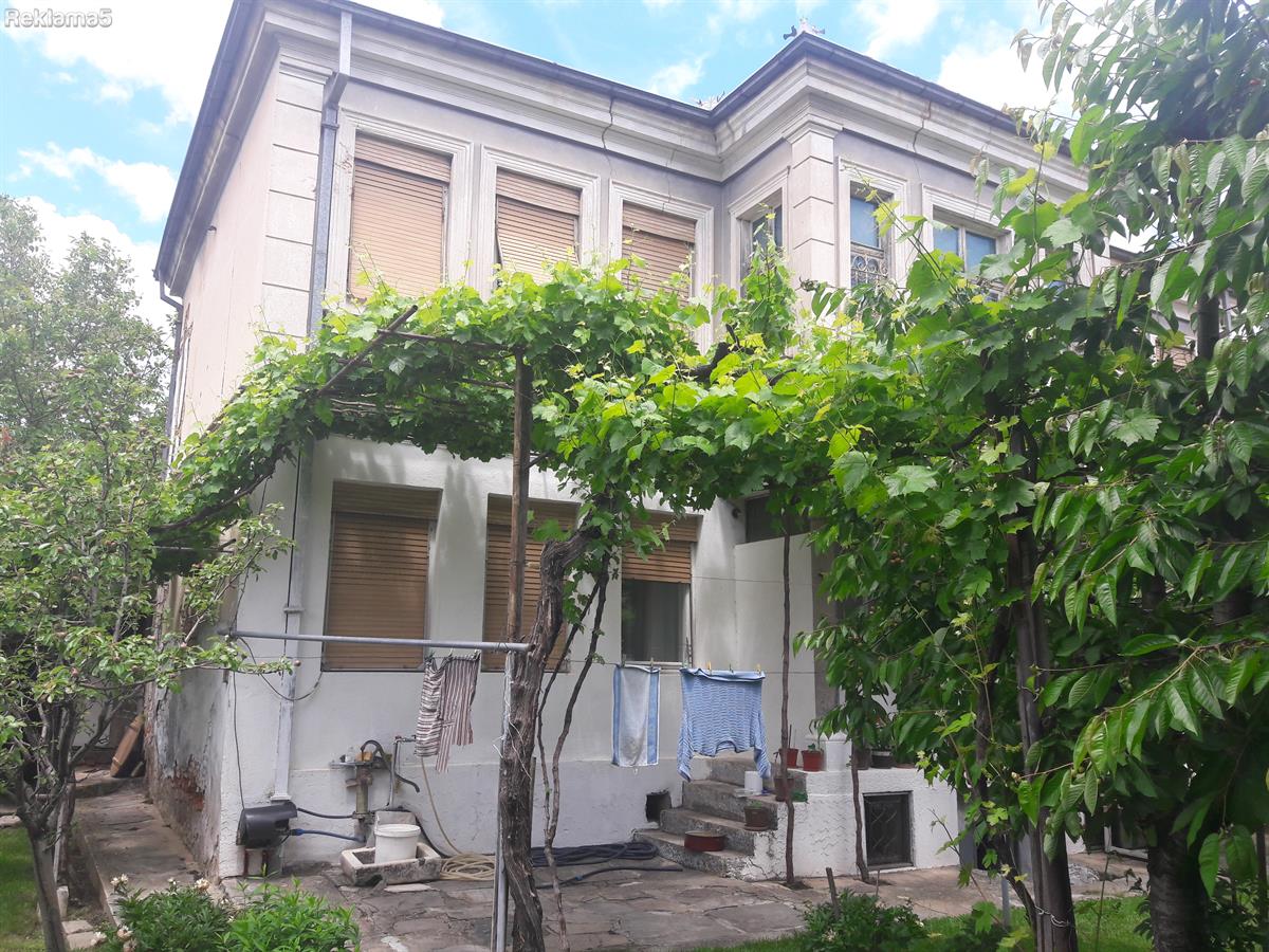 SE PRODAVA DVOSPRATNA KUKA VO PRILEP STROG CENTAR