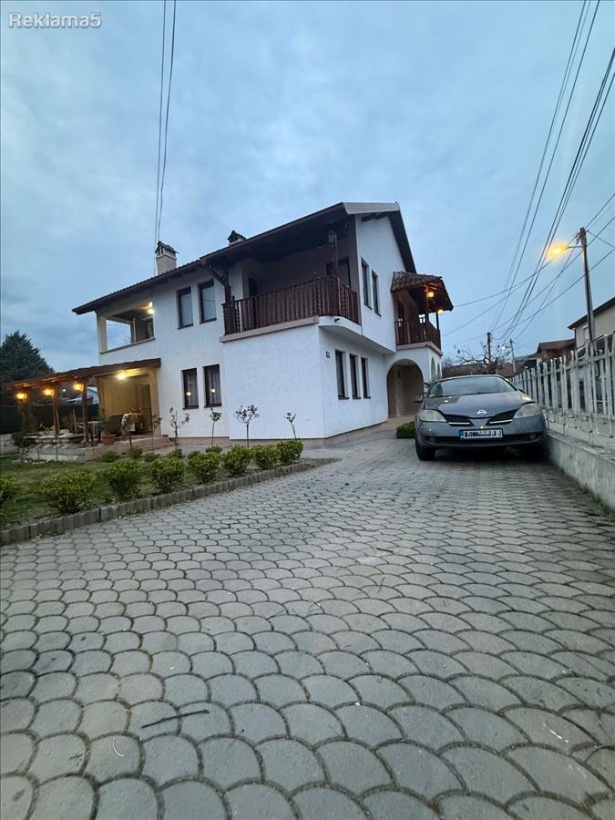 I am selling a house Prodavam kukja
