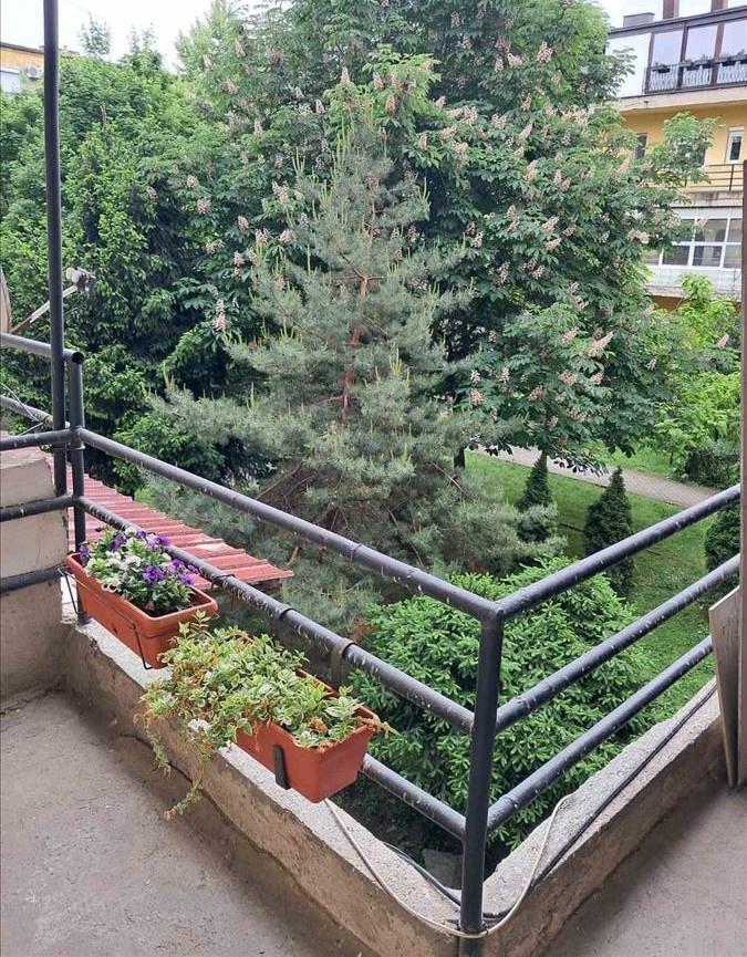 An apartment of 148m2 is for sale near Pestasloci Elementary School