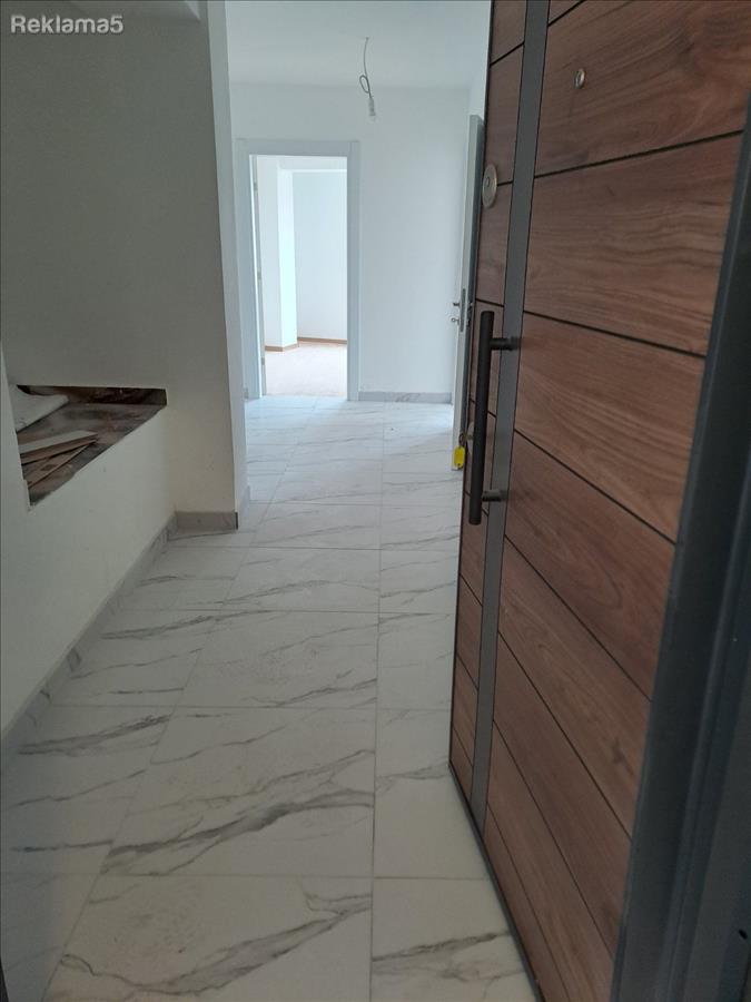 Se prodava stan Kozle 92m2 so tri spalni
