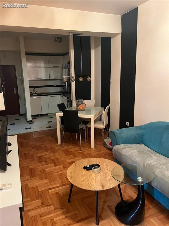 Se prodava stan 39m2 vo Taftalidze 1 kaj Mlecen