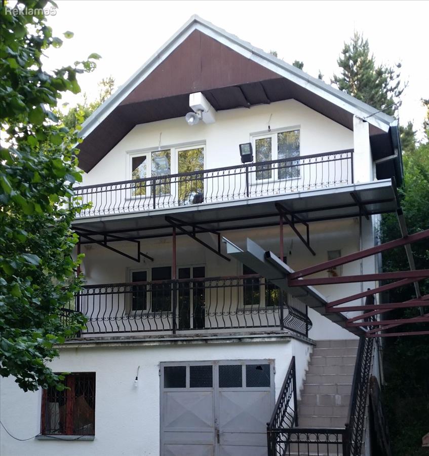 Se prodava vikend kukja vila vo Suvi Laki, Berovo