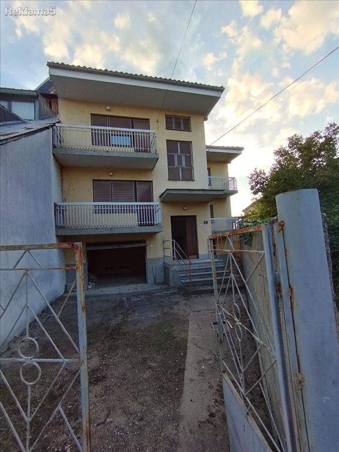 HOUSE in Center, quiet location