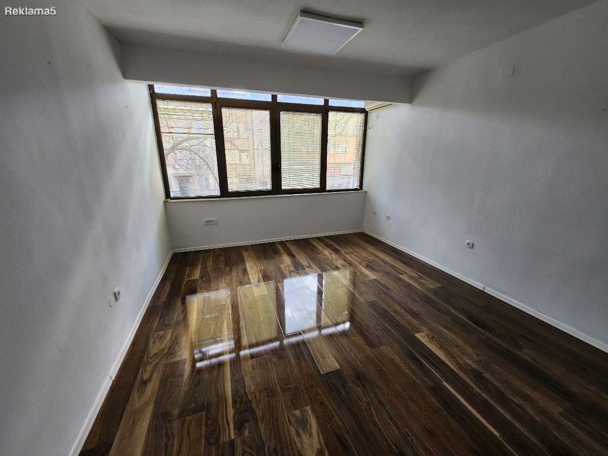 Se prodava stan 70m2 vo Centar kaj Crven krst