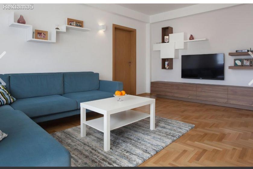 RENOVATED FURNISHED AIRPORT APARTMENT BEHIND TREND