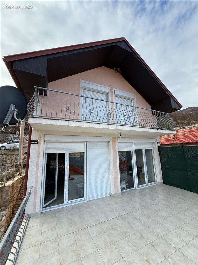 Vila na Kozjak na samo ezero