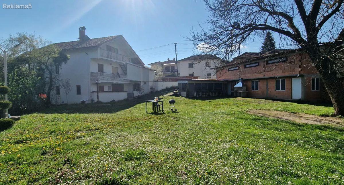 HACIENDA KUKA VIKENDICA SLOESTICA D. H.LUKSUZ