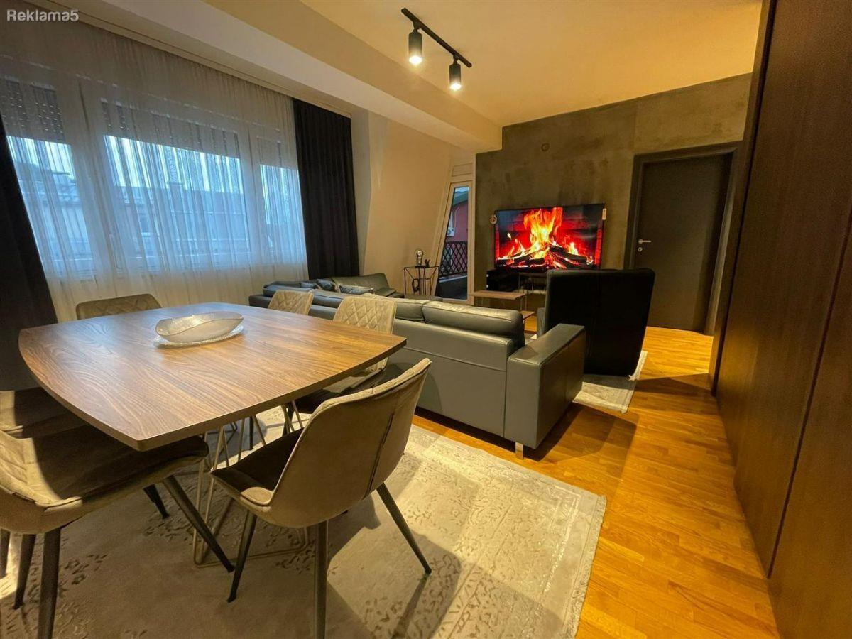 THREE-ROOM APARTMENT FOR SALE IN THE CENTER - ON THE WATER
