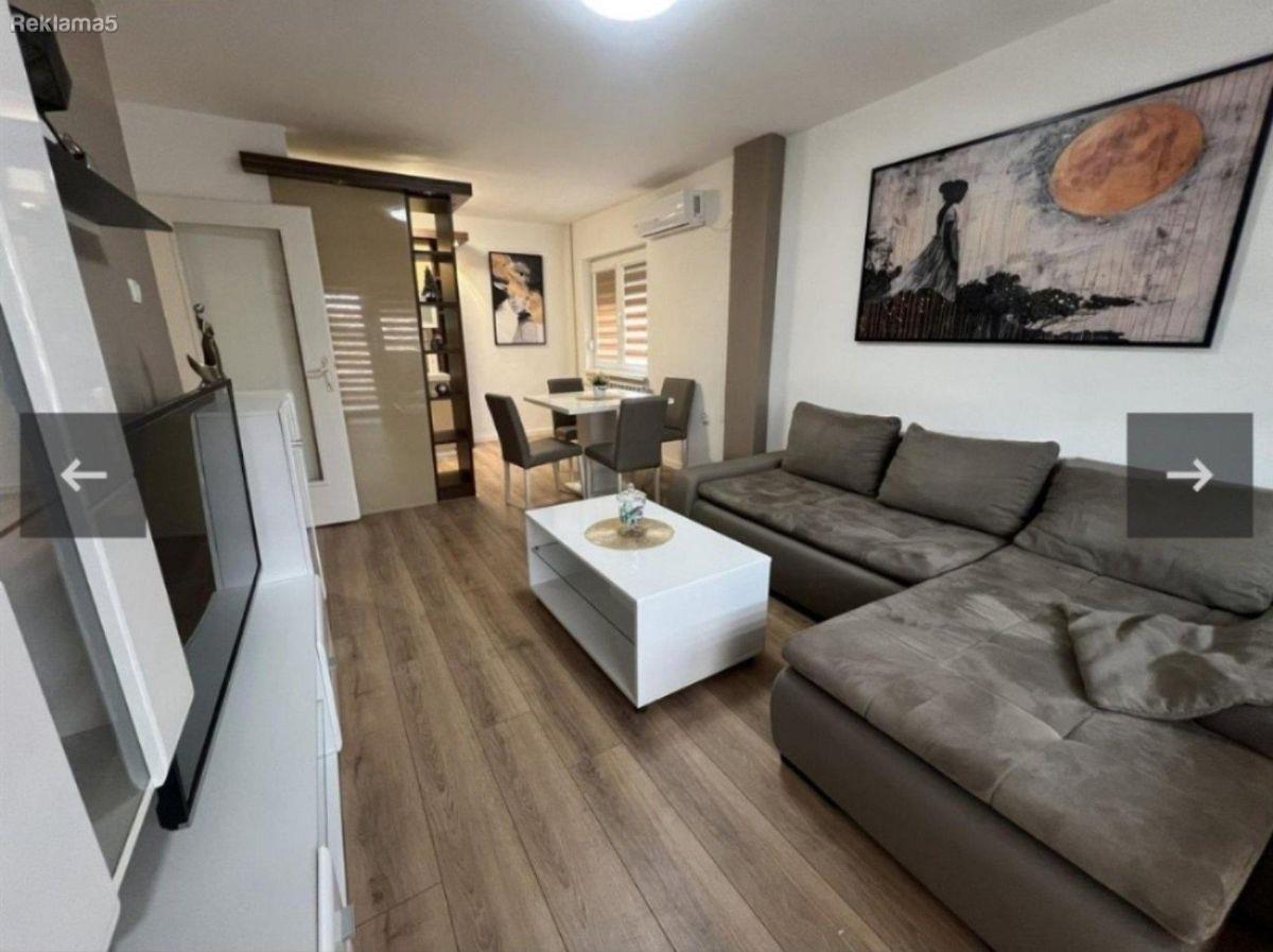 Se prodava renoviran stan 47m2 vo Centar