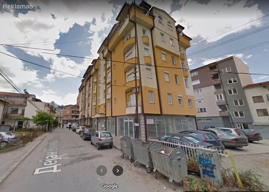 Deloven prostor(dukjan) vo centar ul Dejan Vojvoda
