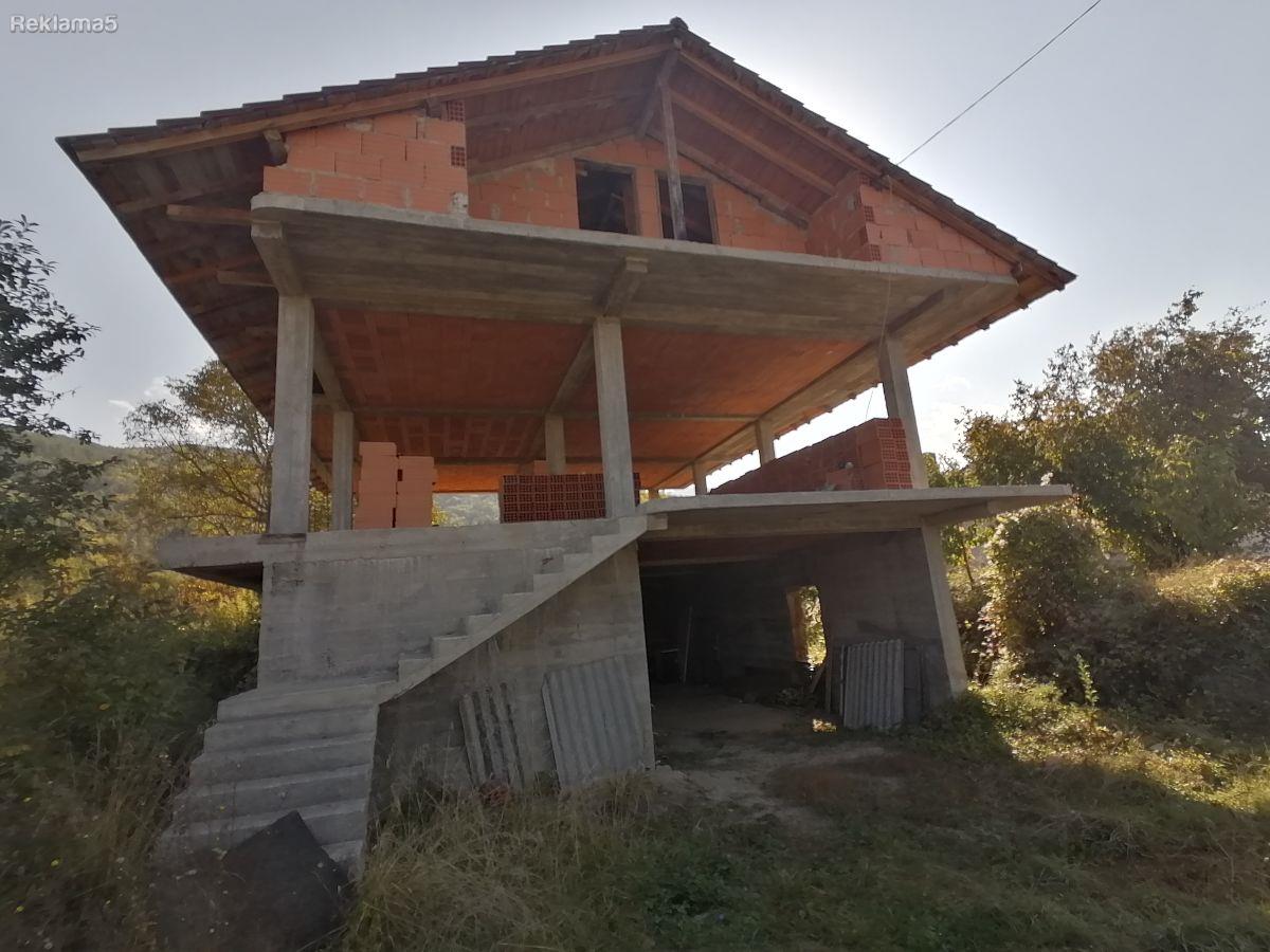 House in Kosel on the main road to Bitola
