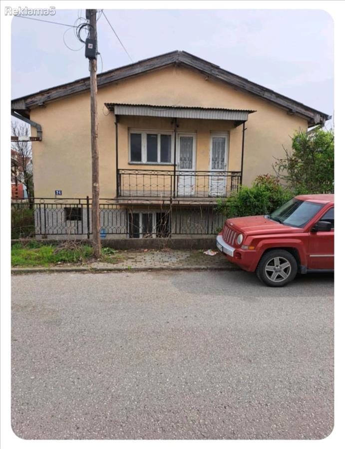 House for sale in Cheno, 180m2 with a large yard