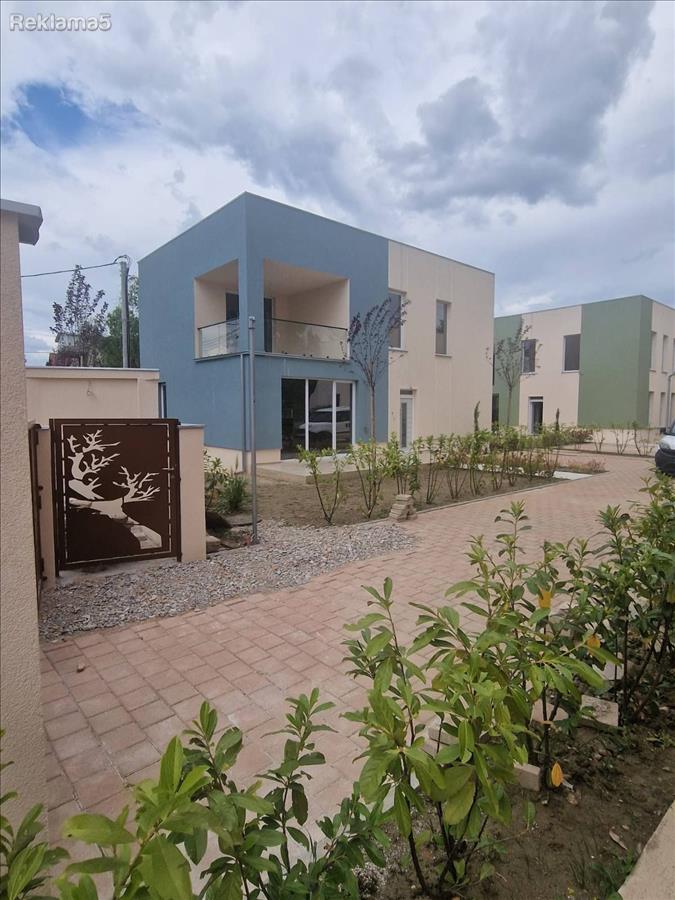 ILINDEN NEIGHBORHOOD – A completely finished house of 175 for sale