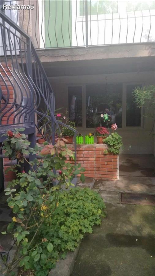 Renoviran prizemen stan vo Zelerzara 63m2 so podrum 20m2