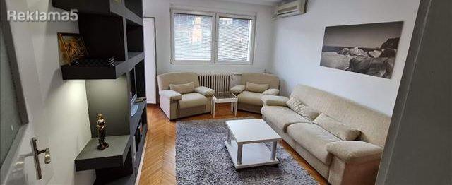 SAVIĆ IS SELLING AN APARTMENT IN THE CENTER