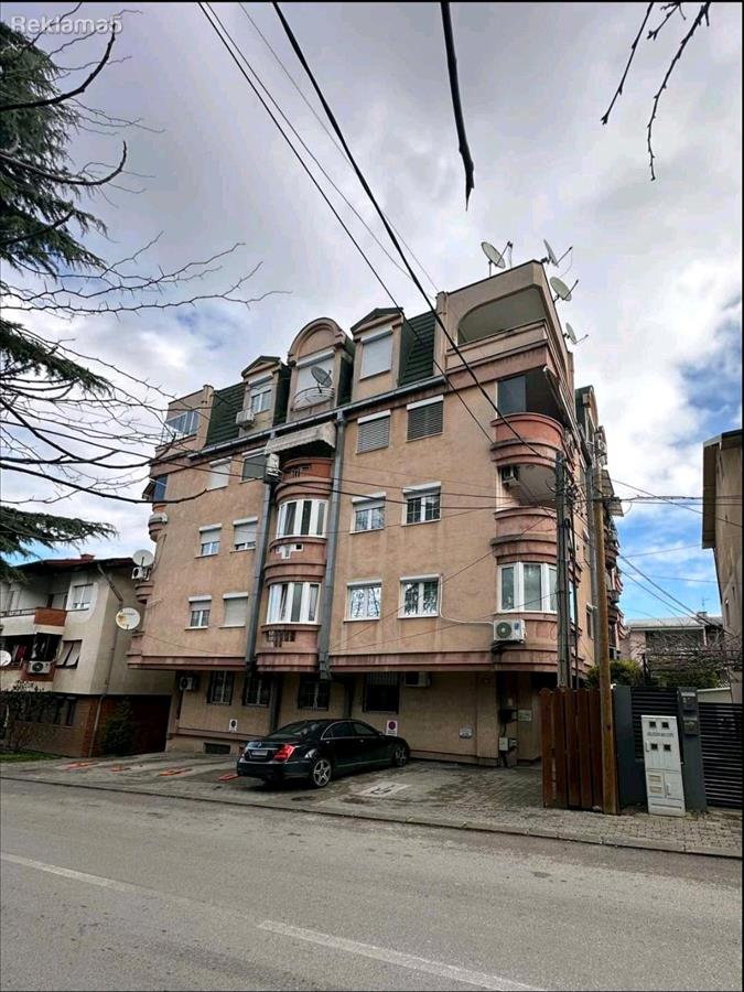 A three-room apartment of 70 m2 is for sale in Crnice