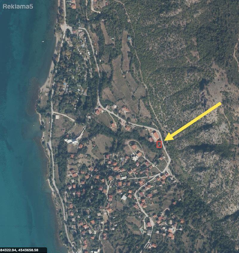 Places above Autocamp Eleshec