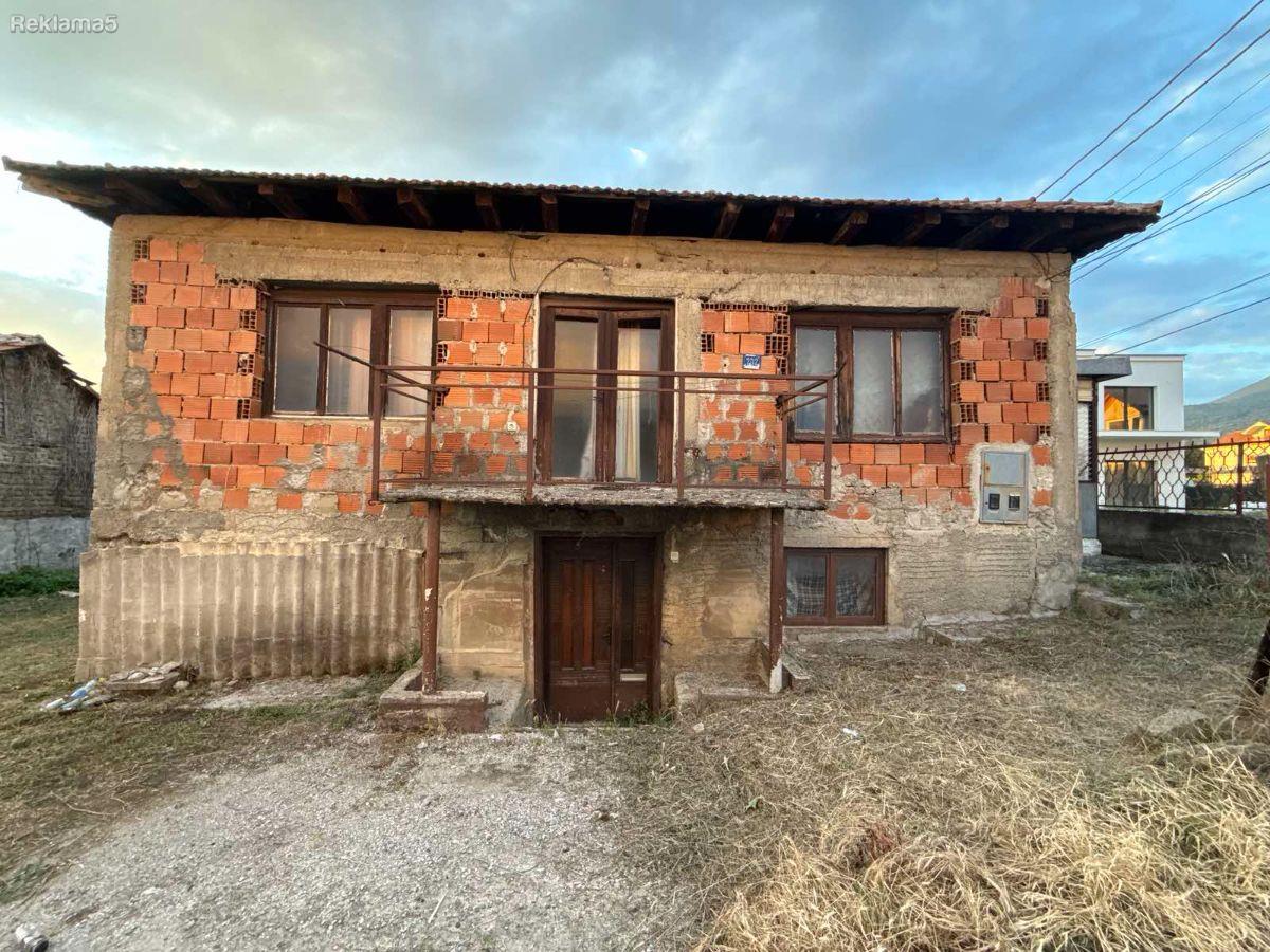 JURIS AGENCY - PROPERTY WITH TWO HOUSES FOR SALE
