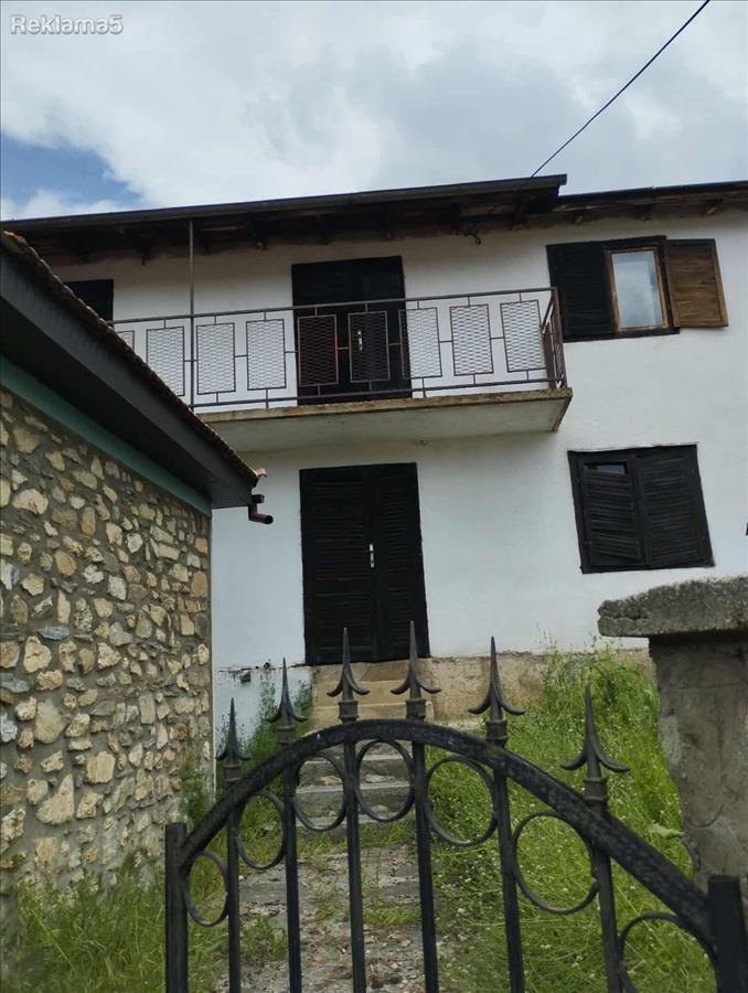 Se prodava kukja vo centar