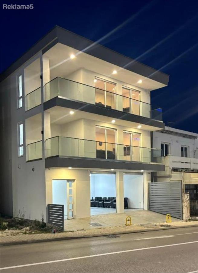 Luxury two-family house with double garage - Montenegro