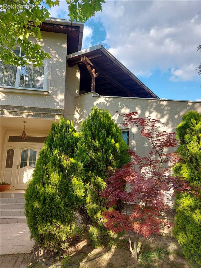 Se prodava 250m2 kukja so ureden dvor od 2000m2,Volk
