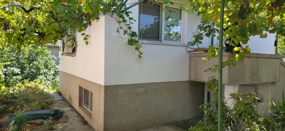 House in Cento (kukja Cento)
