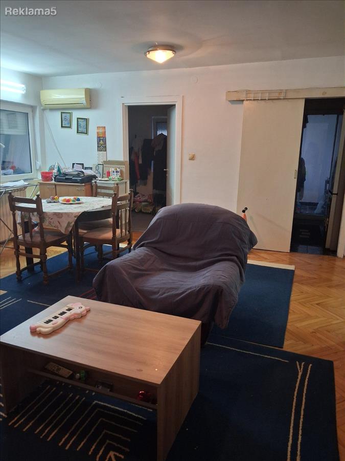 PRODAVAME STAN 2 SPALNI NOVO LISICE KAJ KAM MARKET