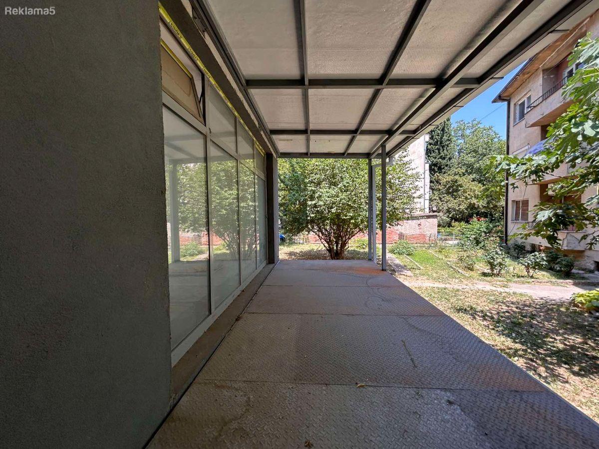Sour Water | 60m2 | 80,000