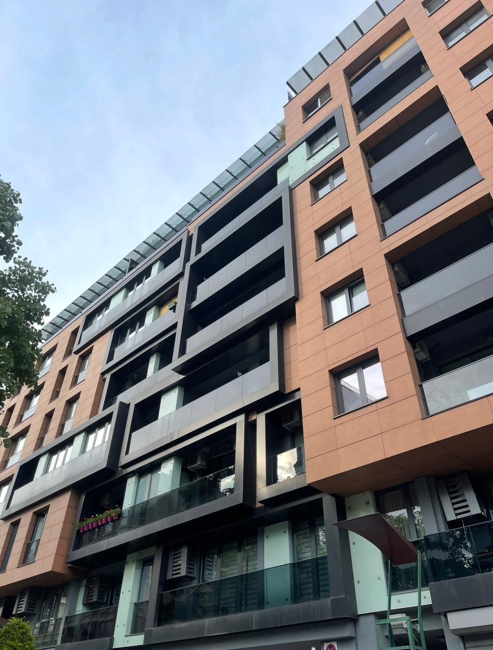 Prodazba na ekstra trosoben stan 88m2 Centar Soborna