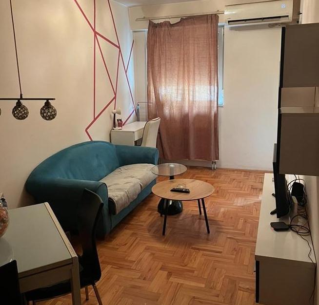 Namesten stan vo Taftalidze 1 kaj mlecen 40m2 so 1 spalna